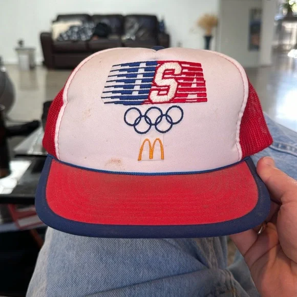 McDonald display picture 3